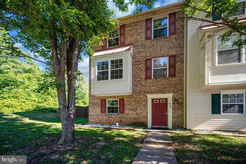 610 KENSINGTON DR, Fredericksburg, VA 22405
