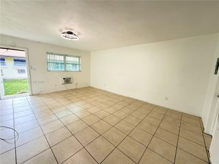 717 NE 1st St 4, Hallandale Beach, FL 33009
