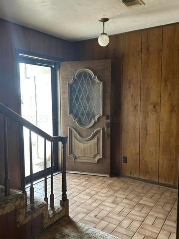 102 Willow Street, Lipscomb, TX 79056