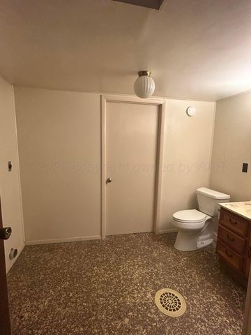 102 Willow Street, Lipscomb, TX 79056