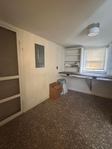 102 Willow Street, Lipscomb, TX 79056