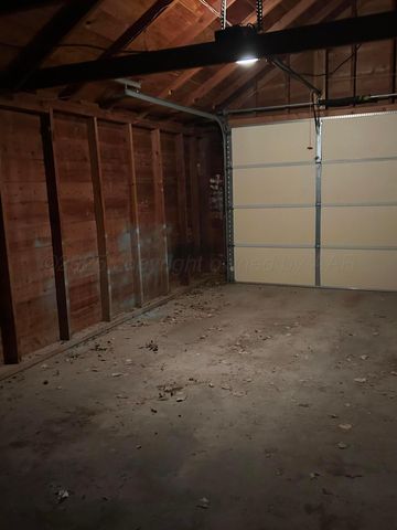 102 Willow Street, Lipscomb, TX 79056