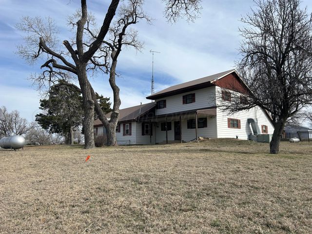 102 Willow Street, Lipscomb, TX 79056