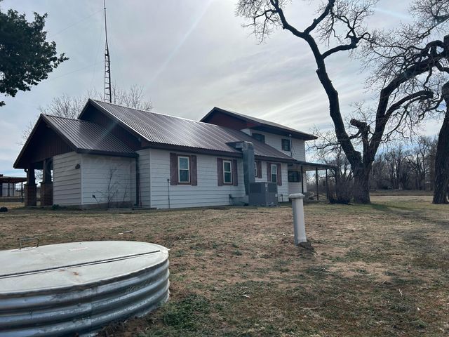 102 Willow Street, Lipscomb, TX 79056