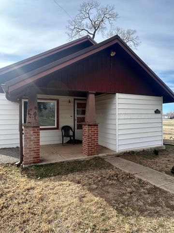 102 Willow Street, Lipscomb, TX 79056