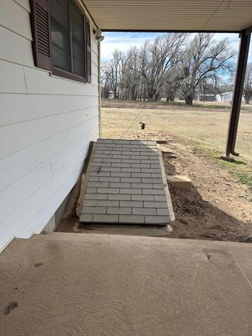 102 Willow Street, Lipscomb, TX 79056