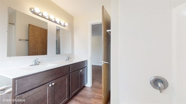 29W542 Country Ridge Drive E, Warrenville, IL 60555