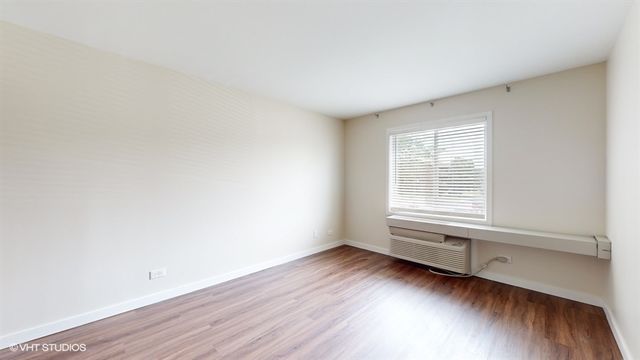 29W542 Country Ridge Drive E, Warrenville, IL 60555