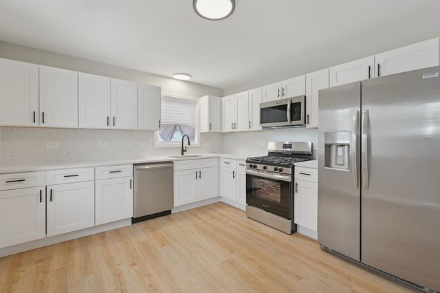 26 E Normandy Drive, Chicago Heights, IL 60411