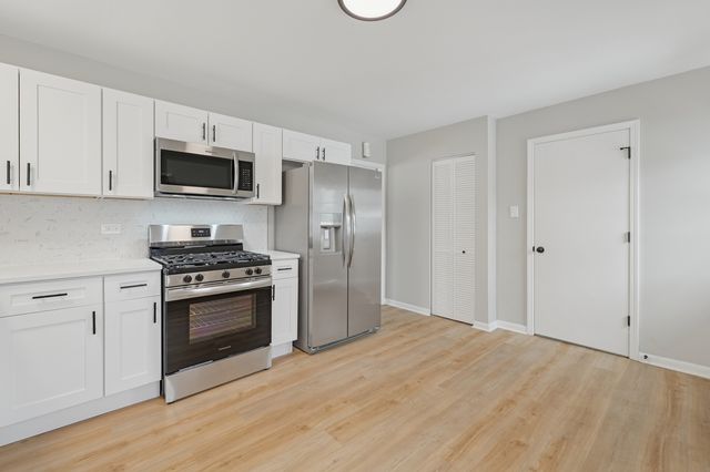 26 E Normandy Drive, Chicago Heights, IL 60411