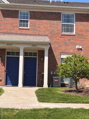 28263 S Pointe Lane 284, New Baltimore, MI 48051