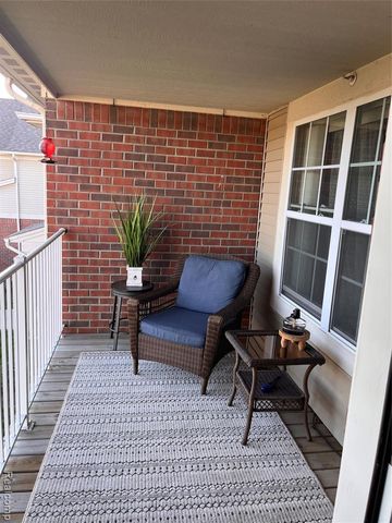 28263 S Pointe Lane 284, New Baltimore, MI 48051