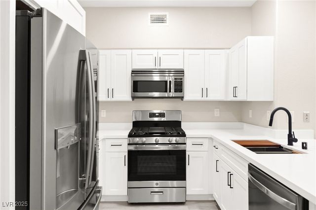 5751 East Hacienda Avenue 159, Las Vegas, NV 89122