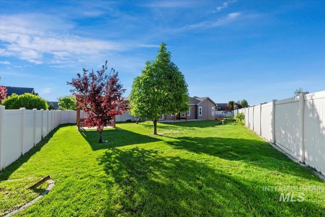 2237 W Herron Loop, Nampa, ID 83686