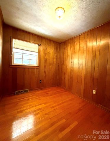 142 Avondale Road, Asheville, NC 28803