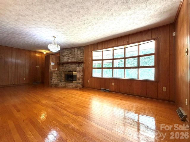 142 Avondale Road, Asheville, NC 28803