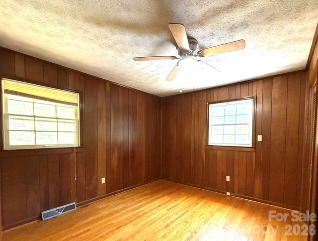 142 Avondale Road, Asheville, NC 28803
