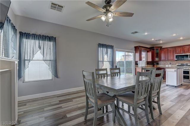 1124 Silver Stone Way, Las Vegas, NV 89123