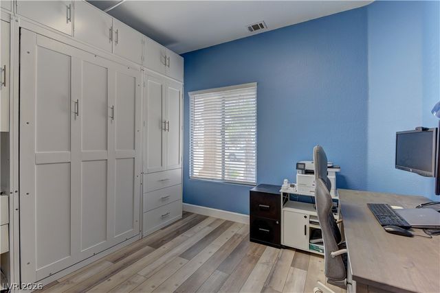 1124 Silver Stone Way, Las Vegas, NV 89123