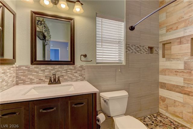 1124 Silver Stone Way, Las Vegas, NV 89123