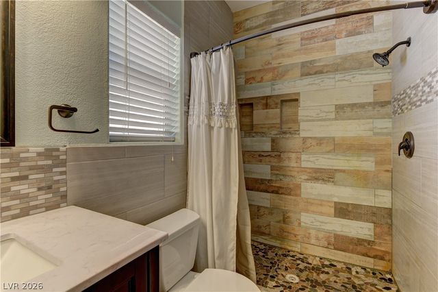 1124 Silver Stone Way, Las Vegas, NV 89123