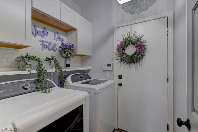 1124 Silver Stone Way, Las Vegas, NV 89123