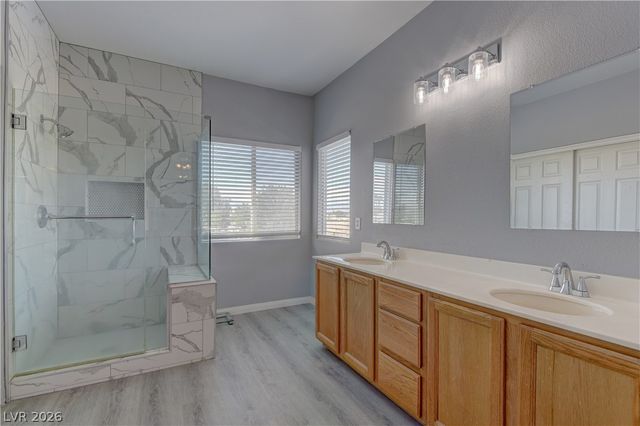 1124 Silver Stone Way, Las Vegas, NV 89123