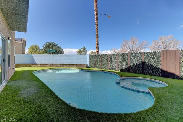 1124 Silver Stone Way, Las Vegas, NV 89123