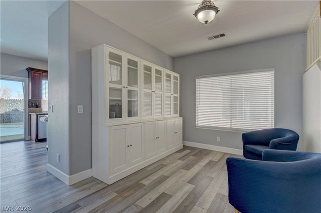 1124 Silver Stone Way, Las Vegas, NV 89123