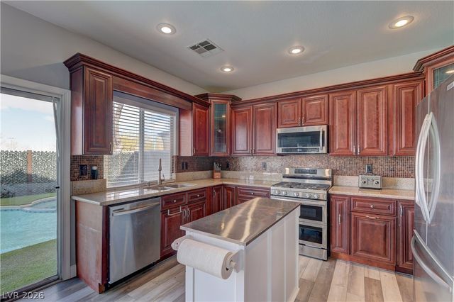 1124 Silver Stone Way, Las Vegas, NV 89123