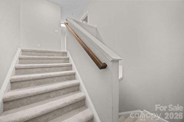 865 Winterside Lane, Winston Salem, NC 27107
