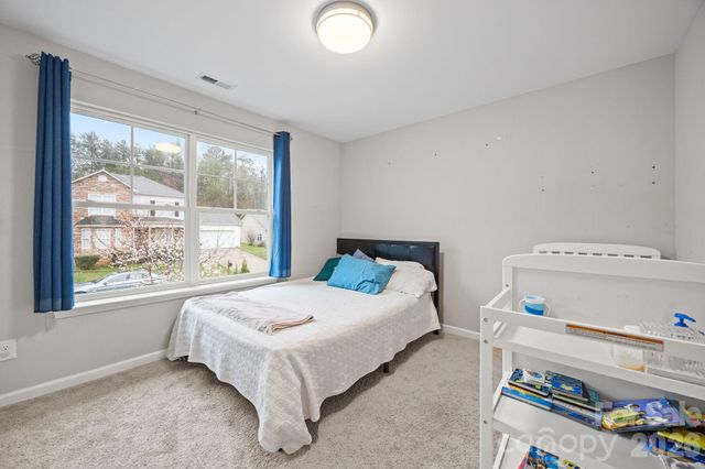 865 Winterside Lane, Winston Salem, NC 27107