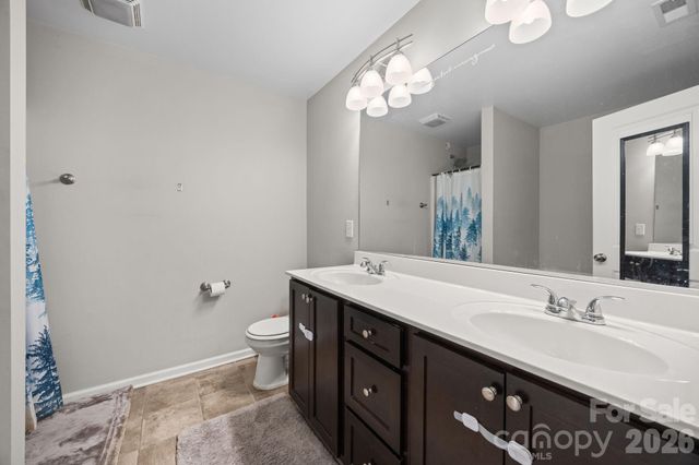 865 Winterside Lane, Winston Salem, NC 27107