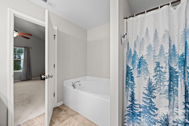 865 Winterside Lane, Winston Salem, NC 27107