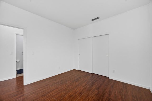5908 Mclean Dr, Elk Grove, CA 95757