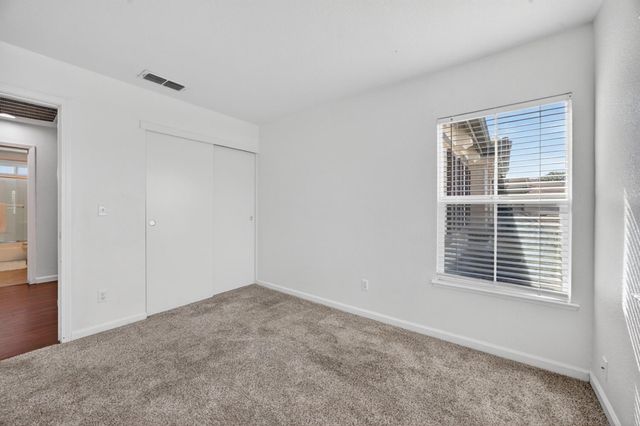 5908 Mclean Dr, Elk Grove, CA 95757