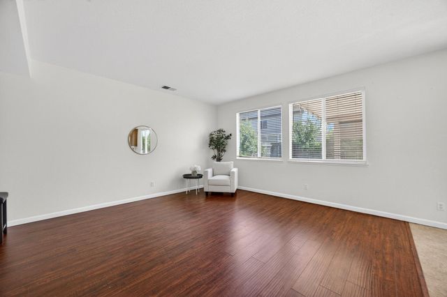 5908 Mclean Dr, Elk Grove, CA 95757