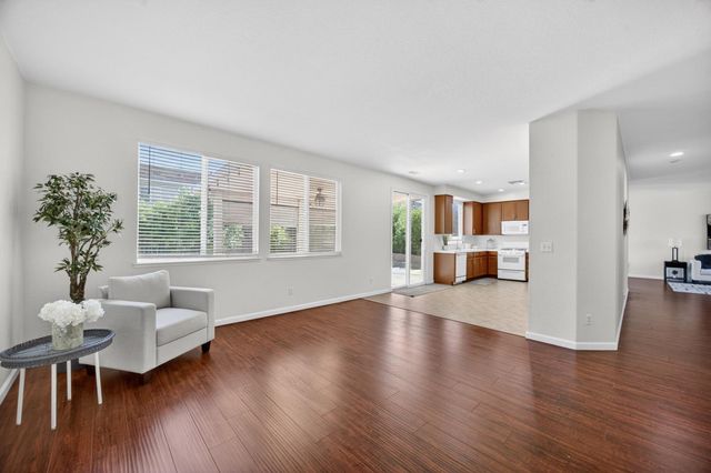 5908 Mclean Dr, Elk Grove, CA 95757