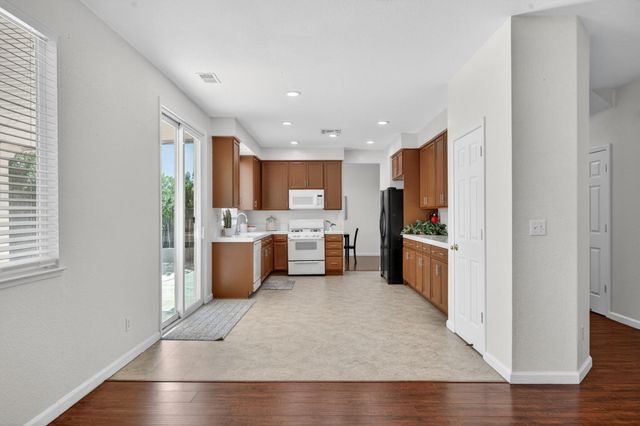 5908 Mclean Dr, Elk Grove, CA 95757