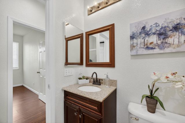 5908 Mclean Dr, Elk Grove, CA 95757