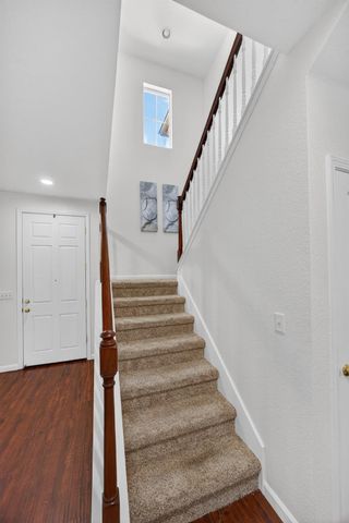 5908 Mclean Dr, Elk Grove, CA 95757