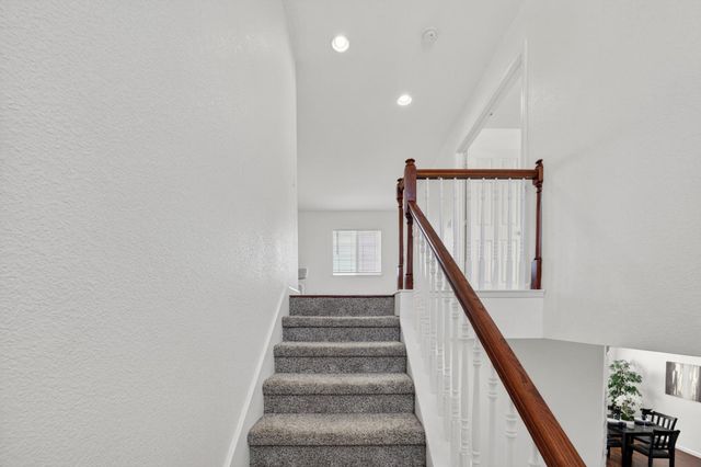 5908 Mclean Dr, Elk Grove, CA 95757