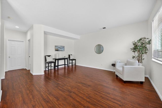 5908 Mclean Dr, Elk Grove, CA 95757