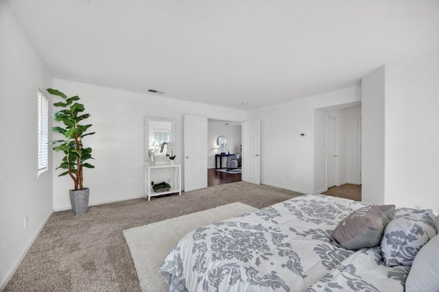 5908 Mclean Dr, Elk Grove, CA 95757