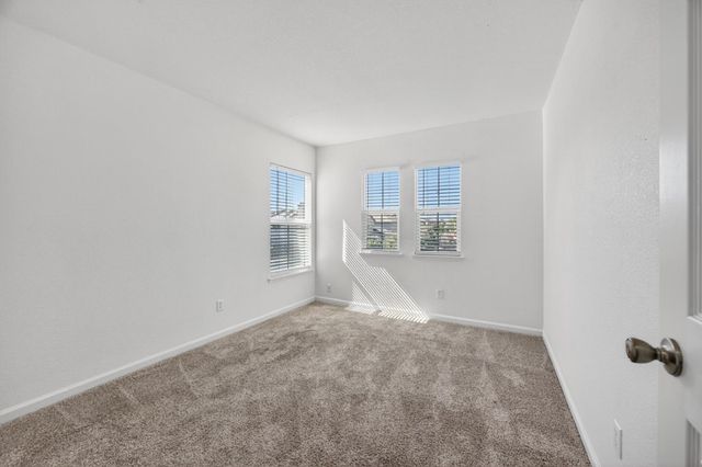 5908 Mclean Dr, Elk Grove, CA 95757