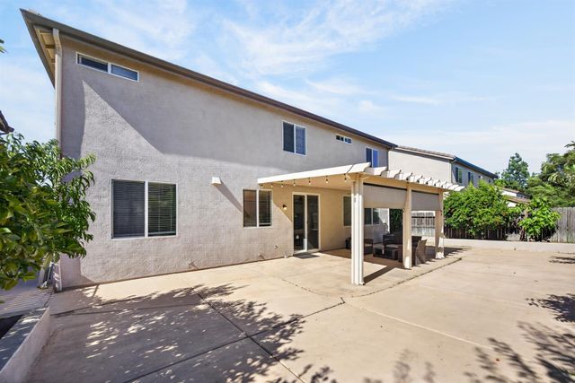 5908 Mclean Dr, Elk Grove, CA 95757