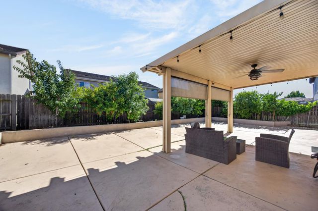 5908 Mclean Dr, Elk Grove, CA 95757