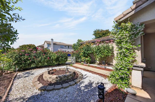 5908 Mclean Dr, Elk Grove, CA 95757