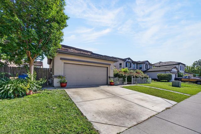 5908 Mclean Dr, Elk Grove, CA 95757