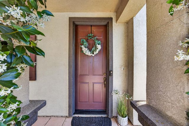 5908 Mclean Dr, Elk Grove, CA 95757